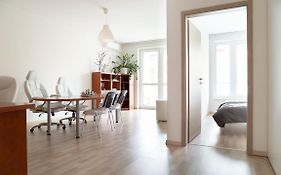 Great Tourist And Business Apartment Near Center